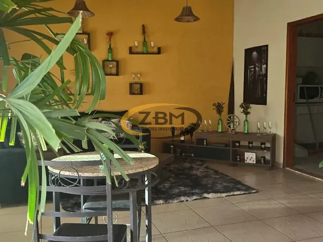 Casa com 267m² 2 quartos e 2 banheiros, à venda, no bairro Jardim Barra Forrest em Londrina