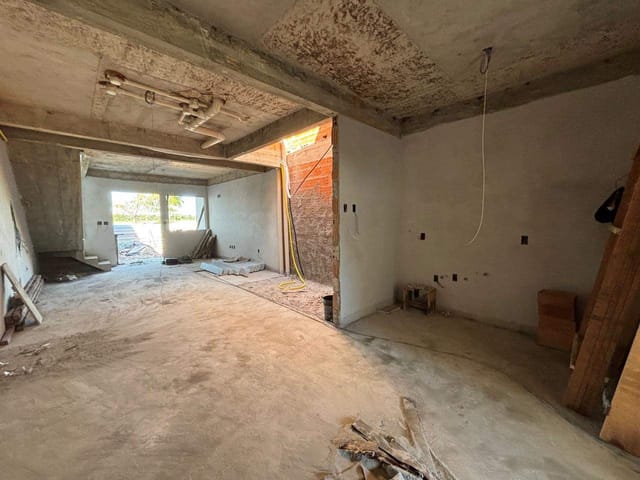Casa 3 quartos e 3 banheiros, à venda, no bairro Mirante da Lagoa em Macaé