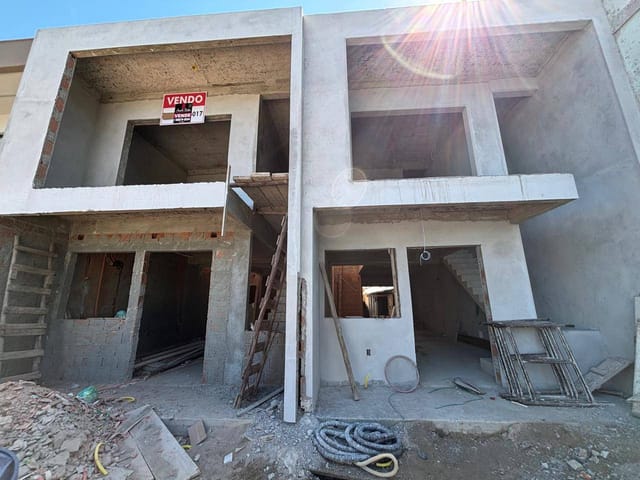 Casa 3 quartos e 3 banheiros, à venda, no bairro Mirante da Lagoa em Macaé
