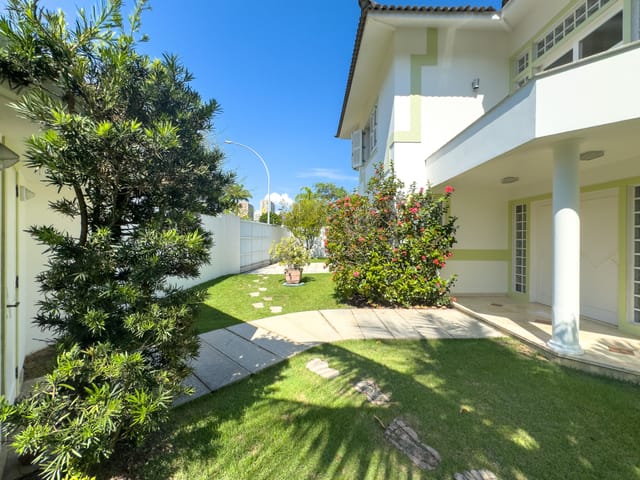 Casa com 1000m² 6 quartos e 7 banheiros, à venda, no bairro Barra da Tijuca em Rio de Janeiro