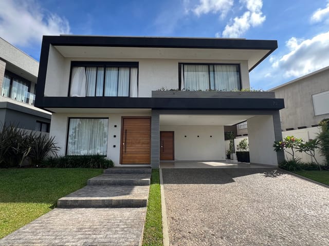 Casa com 284m² 3 quartos e 5 banheiros, à venda, no bairro Estrela em Ponta Grossa