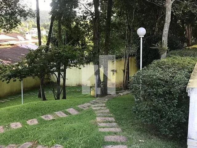 Casa com 1125m² 3 quartos e 4 banheiros, à venda, no bairro Alpes dos Araçás (Jordanésia) em Cajamar