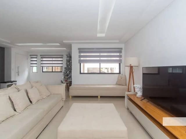 Casa 4 quartos e 9 banheiros, à venda, no bairro Campo Comprido em Curitiba