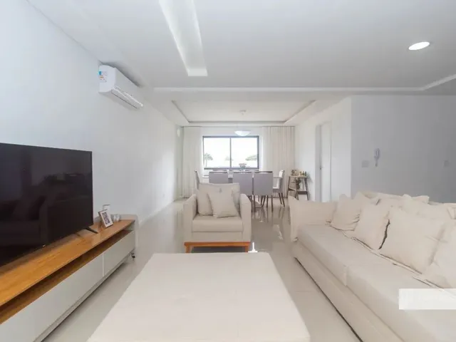 Casa 4 quartos e 9 banheiros, à venda, no bairro Campo Comprido em Curitiba
