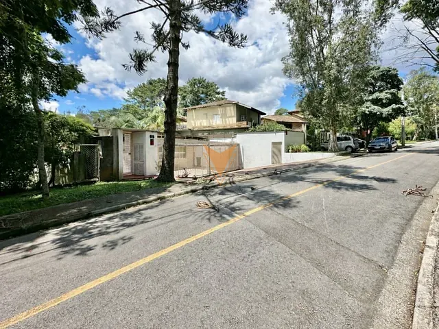 Casa 3 quartos e 6 banheiros, à venda, no bairro Vila Santo Antônio em Cotia