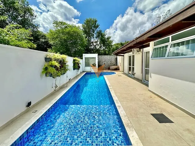 Casa 3 quartos e 6 banheiros, à venda, no bairro Vila Santo Antônio em Cotia