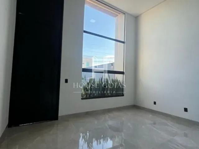 Casa com 300m² 3 quartos e 1 banheiro, à venda, no bairro Residencial Vereda dos Buritis em Goiânia