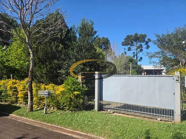 Casa com 1500m² 1 quarto e 2 banheiros, à venda, no bairro Estância Cabral em Cambé