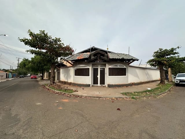 Casa 4 quartos e 2 banheiros, à venda, no bairro Residencial Vila Romana em Londrina