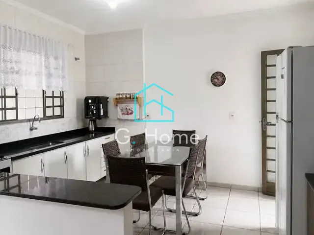 Casa com 130m² 3 quartos e 1 banheiro, à venda, no bairro Residencial Veneza em Londrina