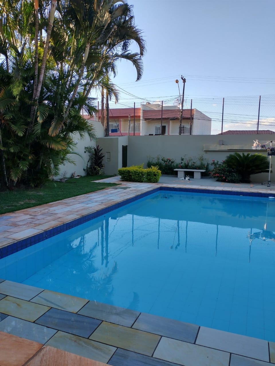 https://static.arboimoveis.com.br/CA1323_GPRDO/casaavendajardimmorumbicambepr_1620828366327.jpeg