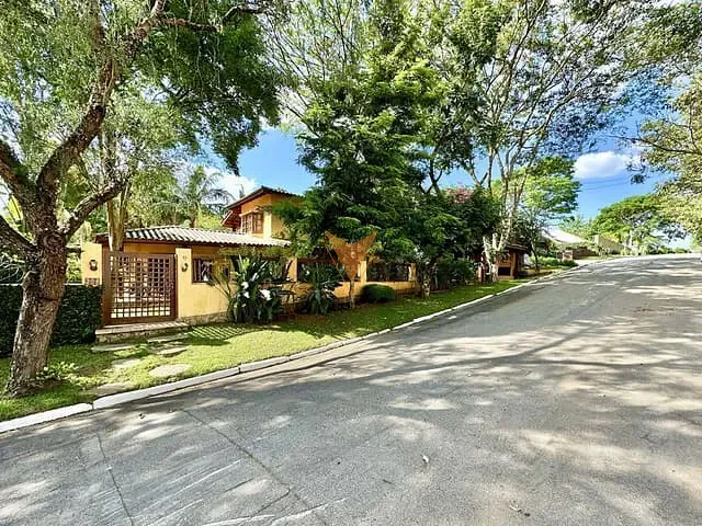 Casa 4 quartos e 5 banheiros, à venda, no bairro Vila de São Fernando em Cotia