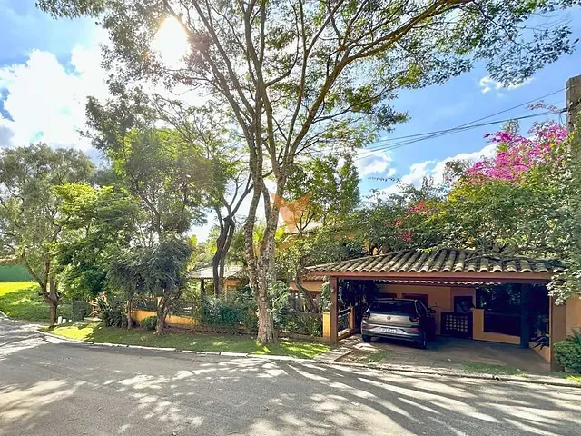 Casa 4 quartos e 5 banheiros, à venda, no bairro Vila de São Fernando em Cotia