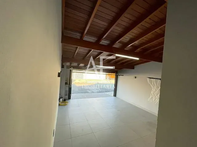 Casa com 150m² 3 quartos e 2 banheiros, para alugar, no bairro Jardim Gurilândia em Taubaté