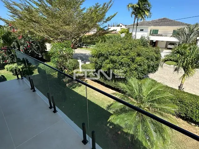 Casa com 1500m² 4 quartos e 5 banheiros, à venda, no bairro Recreio Ipitanga em Lauro de Freitas