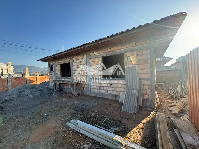 Casa com 220m² 3 quartos e 1 banheiro, à venda, no bairro Guarda do Cubatão em Palhoça