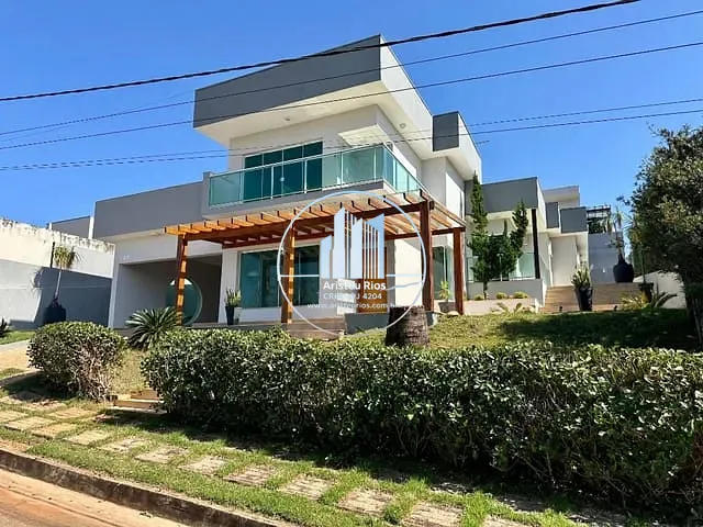 Casa com 600m² 4 quartos e 3 banheiros, à venda, no bairro Gran Royalle em Pouso Alegre
