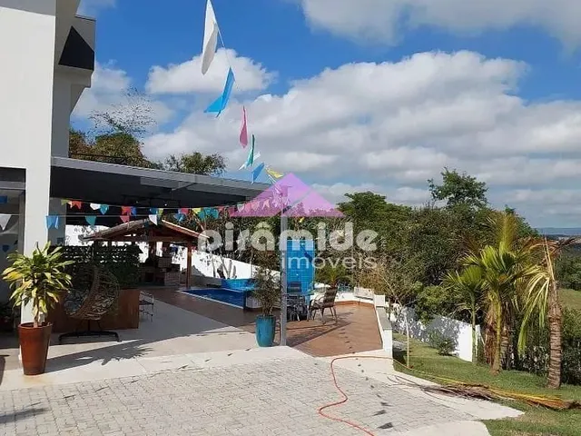 Casa com 1063m² 5 quartos e 6 banheiros, à venda, no bairro Chácaras Guanabara em Guararema