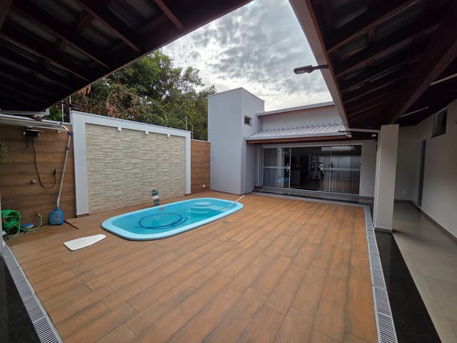 Casa com 308m² 3 quartos e 3 banheiros, para alugar, no bairro Riviera de São João em São João da Boa Vista
