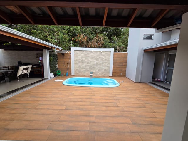 Casa com 308m² 3 quartos e 3 banheiros, para alugar, no bairro Riviera de São João em São João da Boa Vista