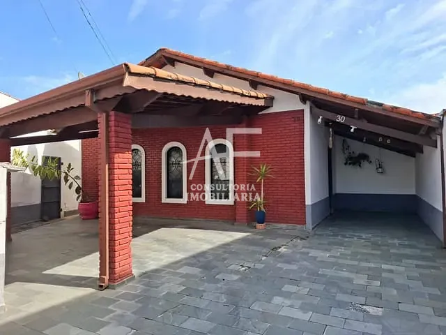 Casa com 318m² 2 quartos e 2 banheiros, à venda, no bairro Chácara Leal em Taubaté