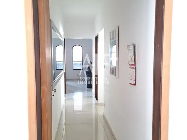 Casa com 318m² 2 quartos e 2 banheiros, à venda, no bairro Chácara Leal em Taubaté