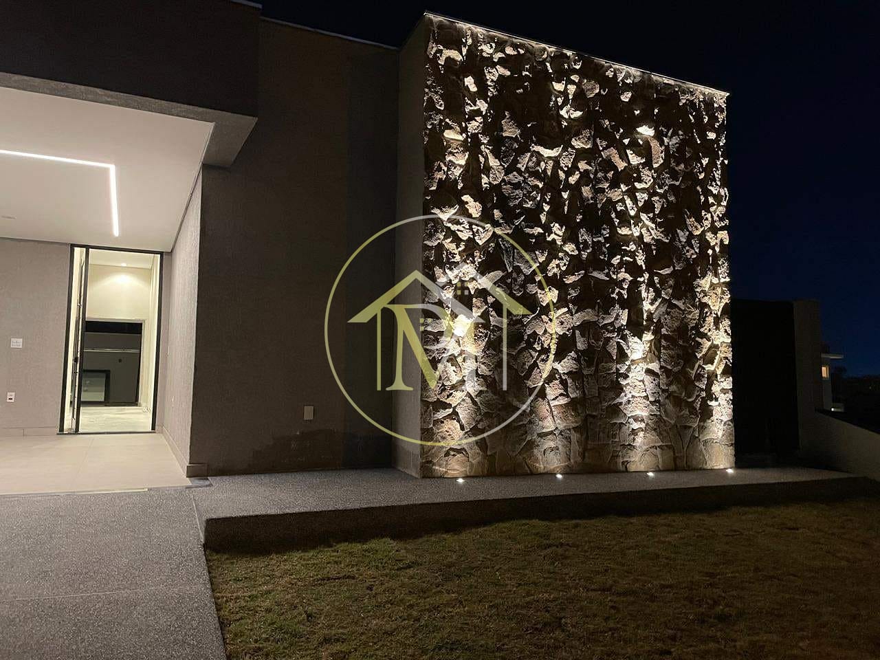 Casa à venda com 3 quartos, 220m² - Foto 3