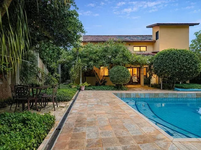 Casa 3 quartos e 5 banheiros, à venda, no bairro Residencial Euroville em Carapicuíba