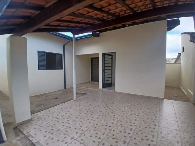 Casa 2 quartos e 1 banheiro, para alugar, no bairro Vila Nossa Senhora de Fátima em São João da Boa Vista