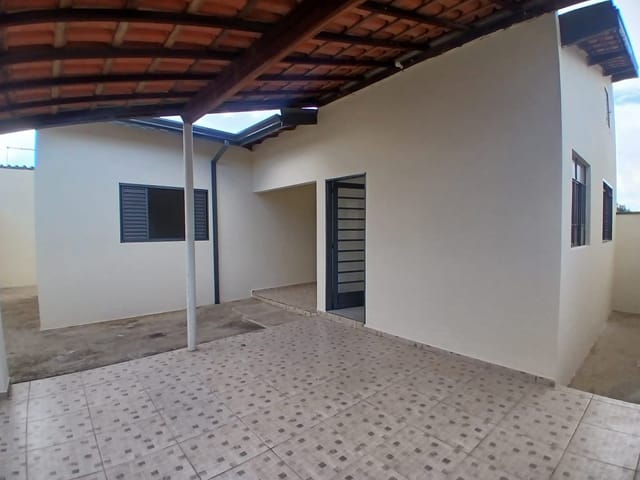 Casa 2 quartos e 1 banheiro, para alugar, no bairro Vila Nossa Senhora de Fátima em São João da Boa Vista