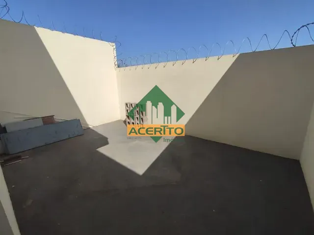 Casa com 150m² 3 quartos e 2 banheiros, à venda, no bairro Umuarama em Araçatuba