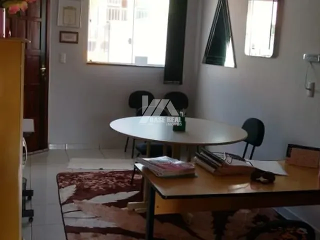 Casa com 94m² 2 quartos e 1 banheiro, à venda, no bairro Nova Rússia em Ponta Grossa
