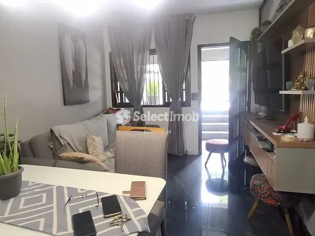 Casa com 150m² 2 quartos e 1 banheiro, para alugar, no bairro Vila Assis Brasil em Mauá