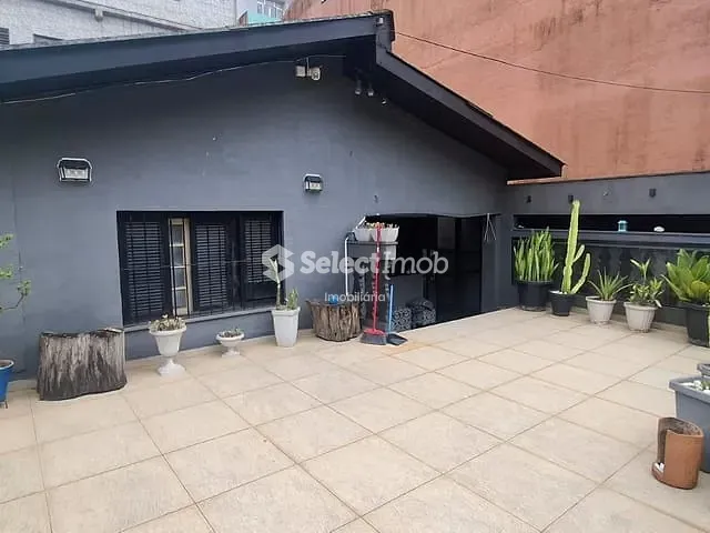 Casa com 150m² 2 quartos e 1 banheiro, para alugar, no bairro Vila Assis Brasil em Mauá