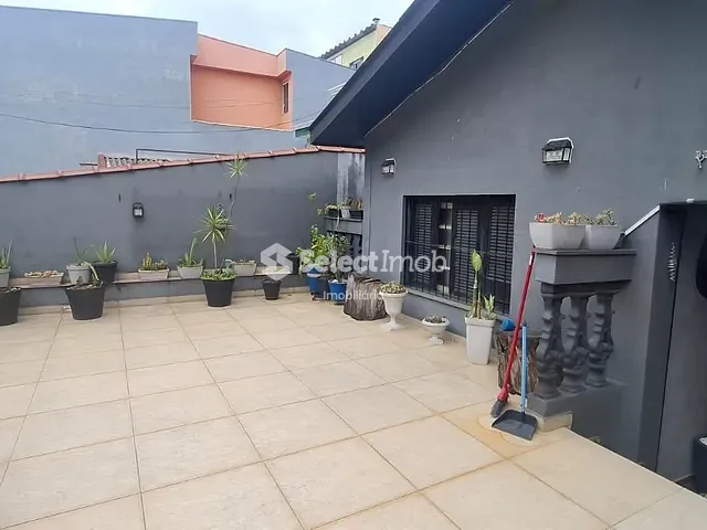 Casa com 150m² 2 quartos e 1 banheiro, para alugar, no bairro Vila Assis Brasil em Mauá