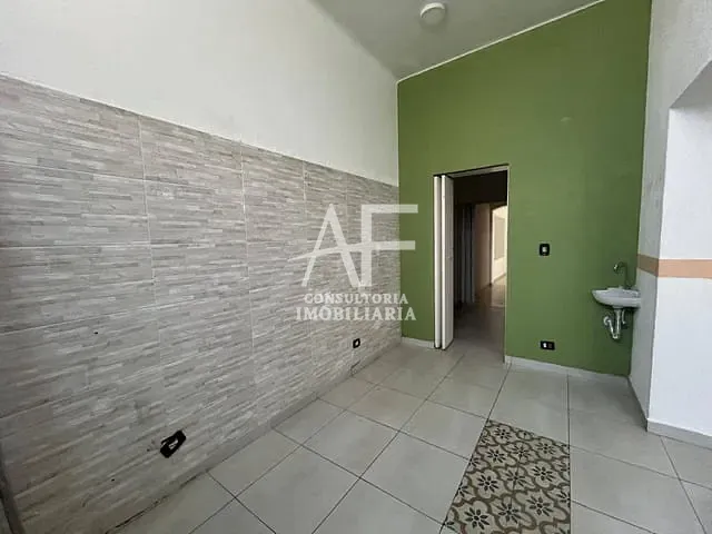 Casa 2 quartos e 2 banheiros, para alugar, no bairro Centro em Taubaté