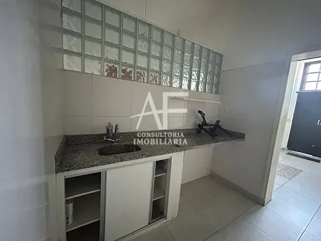 Casa 2 quartos e 2 banheiros, para alugar, no bairro Centro em Taubaté