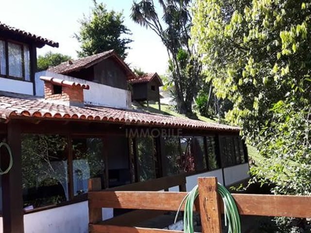 Casa à venda, no bairro Quarteirão Ingelheim em Petrópolis