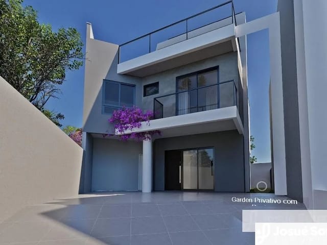 Casa 3 quartos e 8 banheiros, à venda, no bairro São Lourenço em Curitiba