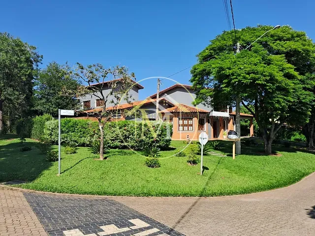 Casa com 1438m² 4 quartos e 5 banheiros, à venda, no bairro Vivendas do Lago em Sorocaba