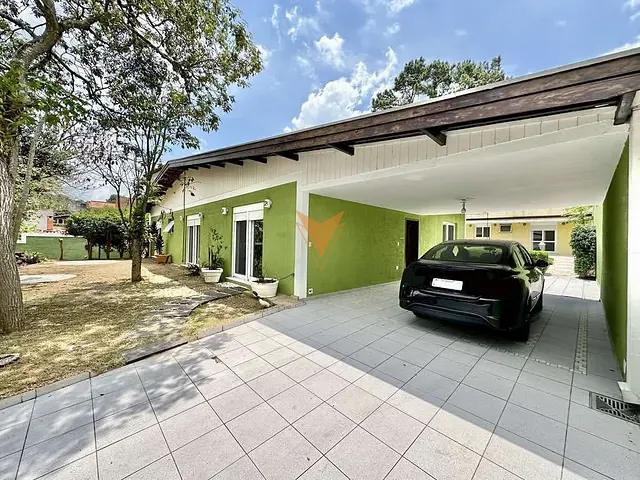 Casa 8 quartos e 4 banheiros, à venda ou para alugar, no bairro Granja Viana em Cotia