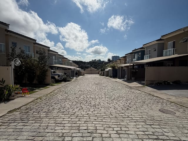 Casa com 106m² 2 quartos e 3 banheiros, à venda, no bairro Granja dos Cavaleiros em Alameda da Lagoa