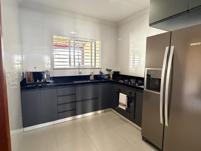 Casa com 106m² 2 quartos e 3 banheiros, à venda, no bairro Granja dos Cavaleiros em Alameda da Lagoa