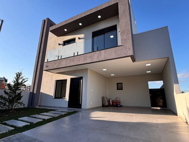 Casa com 180m² 3 quartos e 4 banheiros, à venda, no bairro Jardim Carvalho em Ponta Grossa