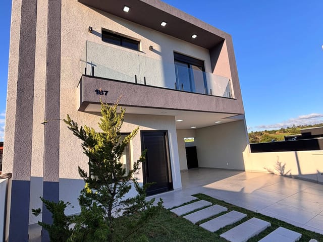 Casa com 180m² 3 quartos e 4 banheiros, à venda, no bairro Jardim Carvalho em Ponta Grossa