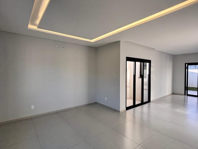 Casa com 180m² 3 quartos e 4 banheiros, à venda, no bairro Jardim Carvalho em Ponta Grossa