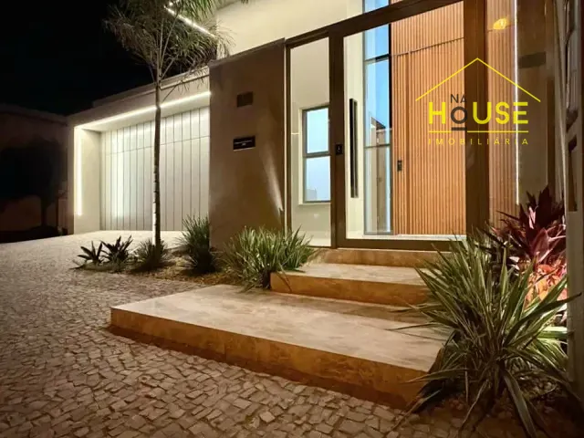 Casa com 275m² 3 quartos e 4 banheiros, à venda, no bairro Jardim Santa Helena em Fernandópolis