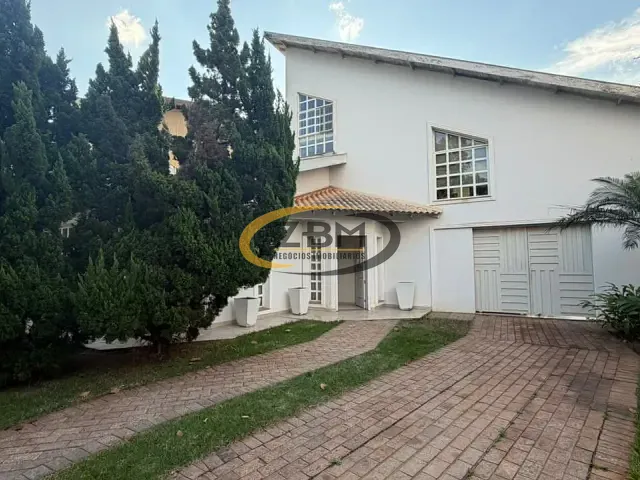 Casa com 600m² 3 quartos e 5 banheiros, à venda ou para alugar, no bairro Tucano em Londrina