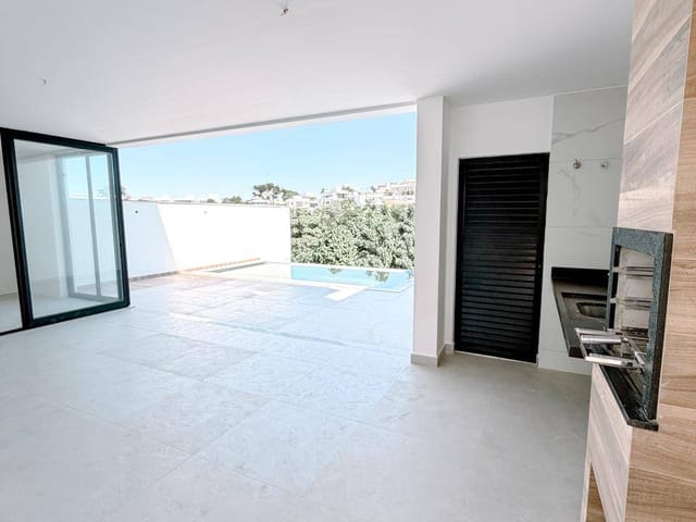 Casa 4 quartos e 4 banheiros, à venda, no bairro Lagoa em Macaé