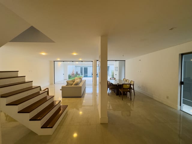 Casa com 320m² 4 quartos e 7 banheiros, à venda, no bairro Recreio dos Bandeirantes em Rio de Janeiro